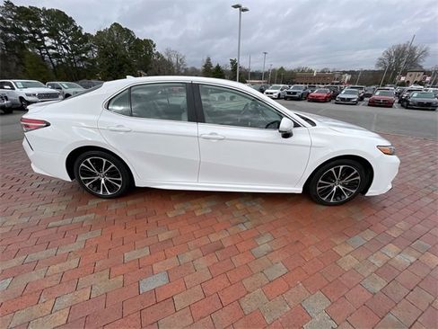 Used 2019 Toyota Camry L image 36