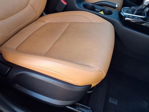 Used 2024 Kia Seltos EX image 17