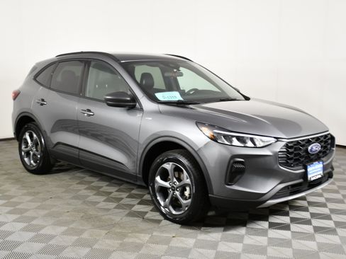 Used 2025 Ford Escape ST-Line AWD/4WD image 4