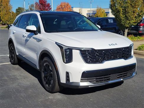 Certified 2024 Kia Sorento S w/ Panoramic Sunroof Package image 3