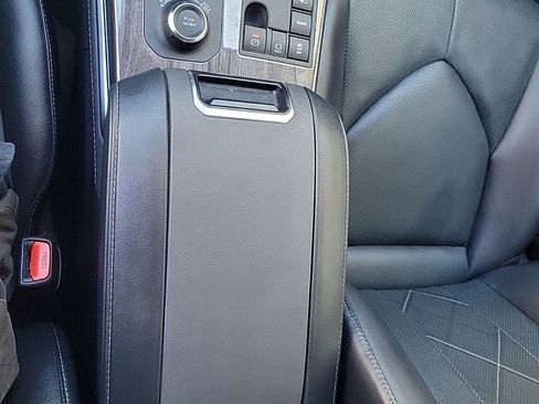 Used 2023 Toyota Highlander Platinum image 23