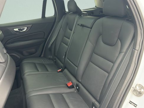 Used 2025 Volvo V60 B5 Cross Country Plus AWD/4WD image 10