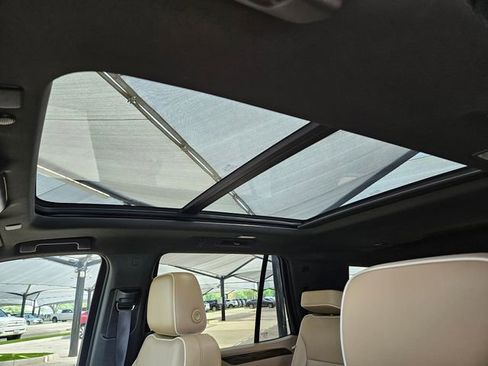 Used 2021 Chevrolet Tahoe Premier w/ Premium Package RWD image 8