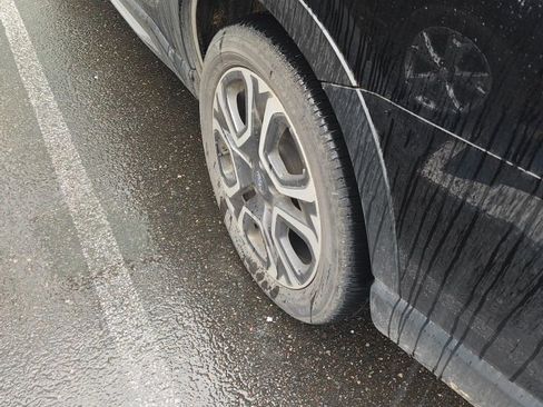 Used 2023 Subaru Ascent Touring image 9