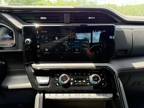Used 2023 GMC Sierra 1500 AT4 w/ Technology Package AWD/4WD image 20