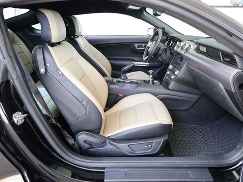 Used 2015 Ford Mustang GT RWD image 19