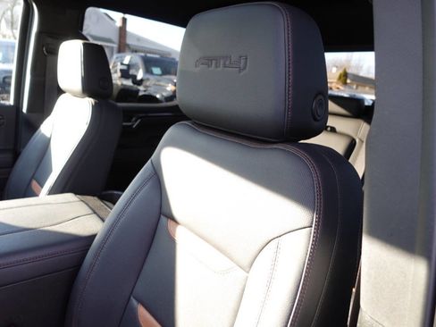 Used 2024 GMC Sierra 1500 AT4 image 16