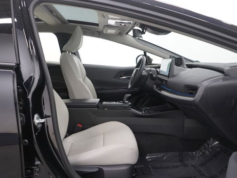 Used 2024 Toyota Prius Limited image 12