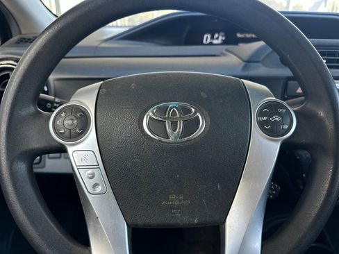 Used 2016 Toyota Prius C Two image 19