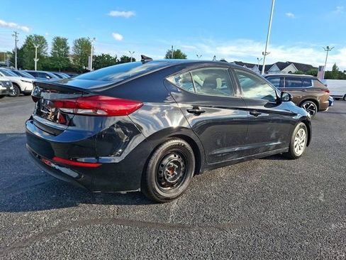 Used 2018 Hyundai Elantra SE w/ SE Connectivity Package 04 FWD image 8
