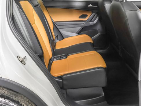 Used 2019 Volkswagen Tiguan SE w/ Panoramic Sunroof Package image 42