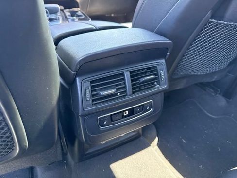 Used 2019 Audi Q7 3.0T Premium Plus w/ Premium Plus Package AWD/4WD image 19