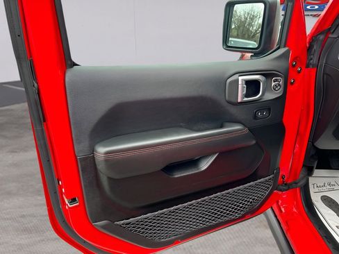 Used 2024 Jeep Wrangler Unlimited Rubicon AWD/4WD image 10