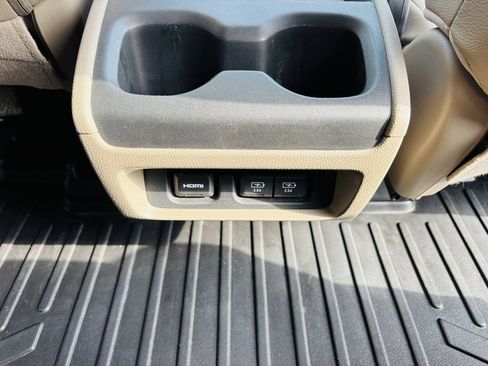 Used 2018 Honda Odyssey Elite image 30