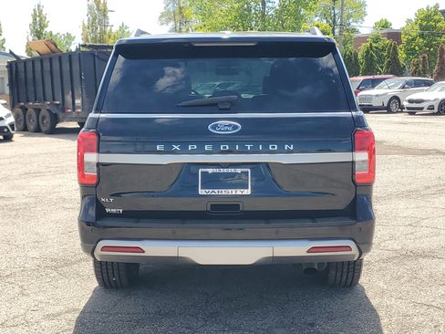 Used 2023 Ford Expedition XLT AWD/4WD image 5