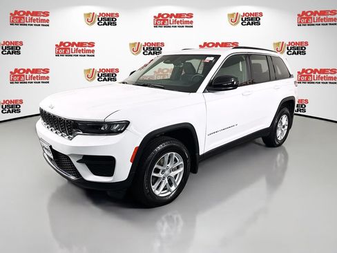 Used 2025 Jeep Grand Cherokee Laredo X AWD/4WD image 13