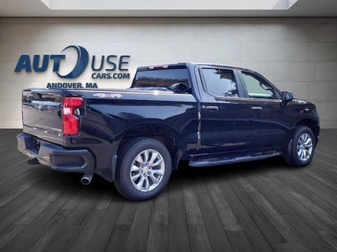 Used 2019 Chevrolet Silverado 1500 Custom w/ Custom Convenience Package AWD/4WD image 3