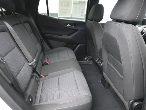 Used 2025 Chevrolet Equinox LT image 8