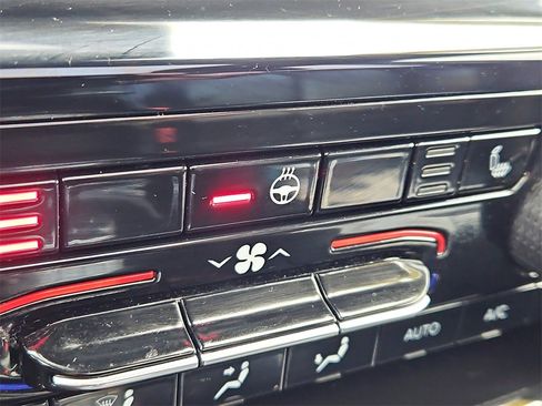 Used 2023 Jeep Grand Cherokee 4WD 4xe image 23