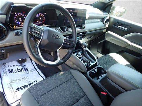 Used 2024 Chevrolet Colorado ZR2 w/ Technology Package AWD/4WD image 9