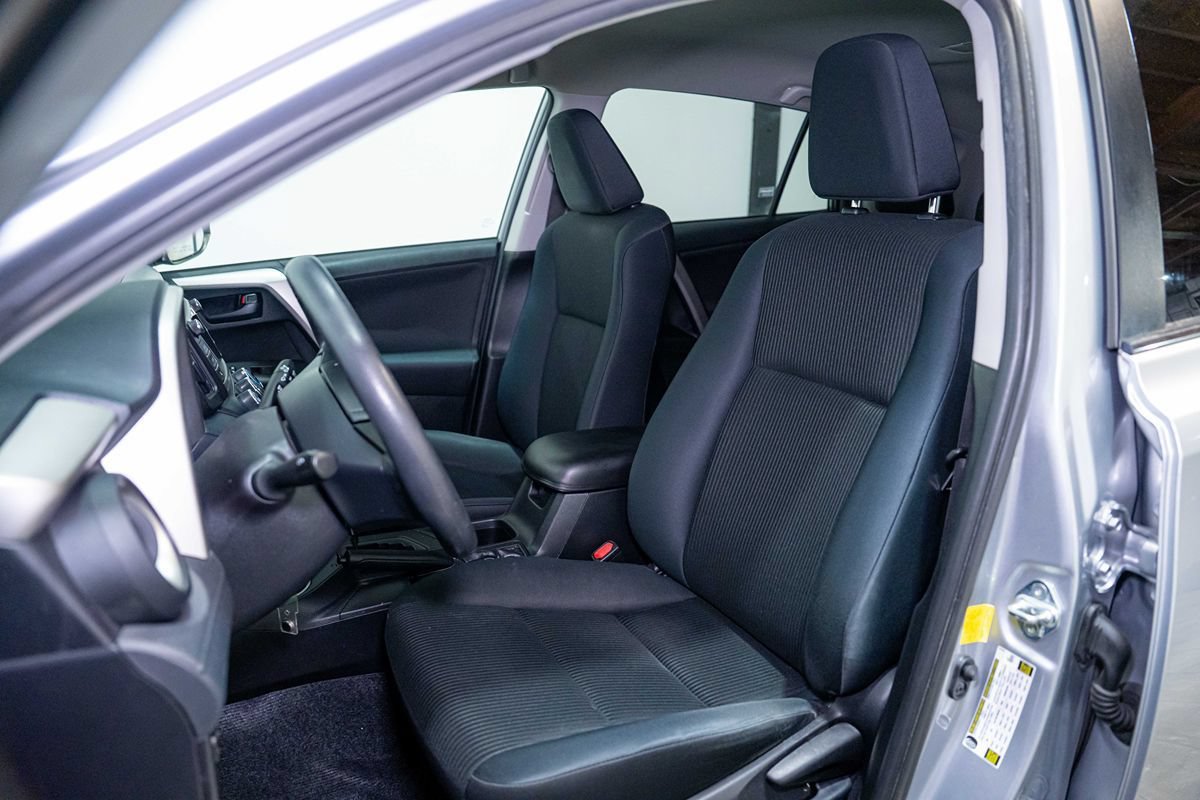 Used 2016 Toyota RAV4 LE FWD image 9