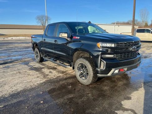 Used 2019 Chevrolet Silverado 1500 LT Trail Boss image 2