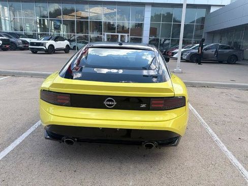 Certified 2024 Nissan Z Performance w/ Floor Mat Package RWD image 7