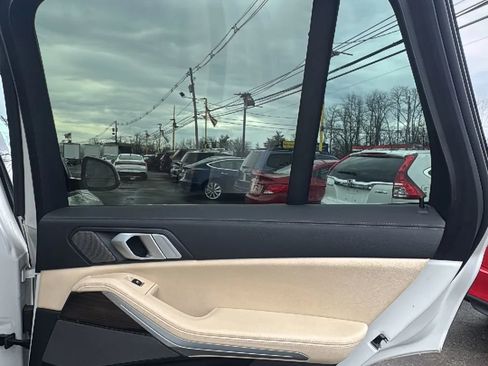 Used 2021 BMW X5 xDrive40i w/ Premium Package image 20