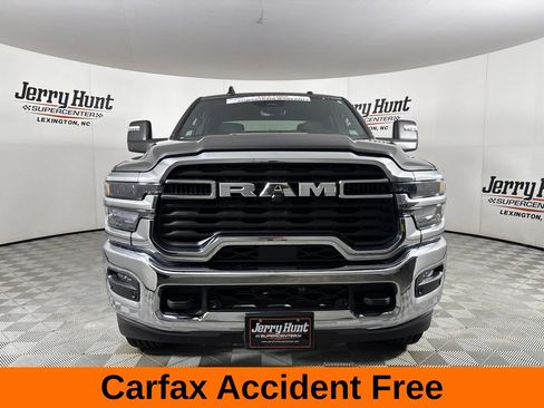 Used 2025 RAM 2500 Big Horn AWD/4WD image 3
