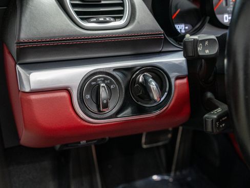 Used 2018 Porsche 718 Boxster S RWD image 27