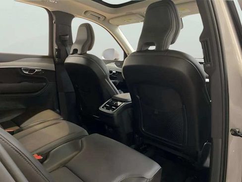 Used 2025 Volvo XC90 B5 Core AWD/4WD image 39