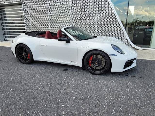 Used 2022 Porsche 911 Carrera GTS RWD image 3