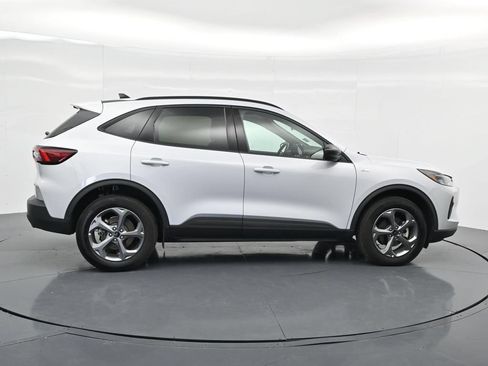 Used 2025 Ford Escape ST-Line AWD/4WD image 8