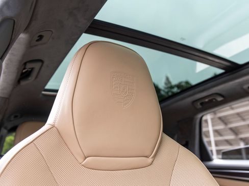 Certified 2023 Porsche Cayenne GTS AWD/4WD image 69