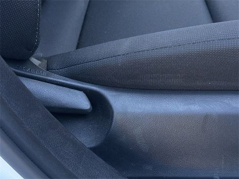 Used 2025 Toyota Corolla LE image 29