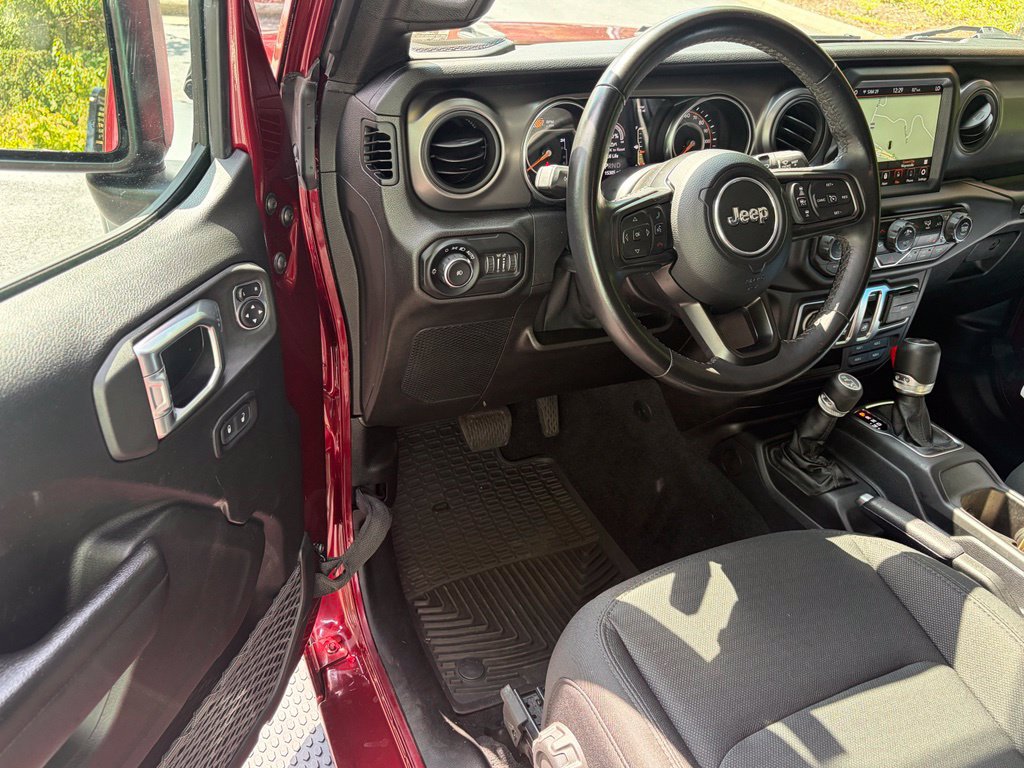 Used 2021 Jeep Wrangler Sport AWD/4WD image 39