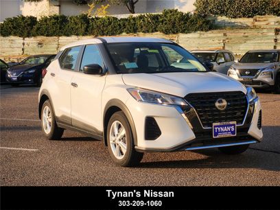 New 2025 Nissan Kicks Play S