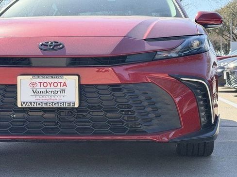 New 2026 Toyota Camry SE image 9