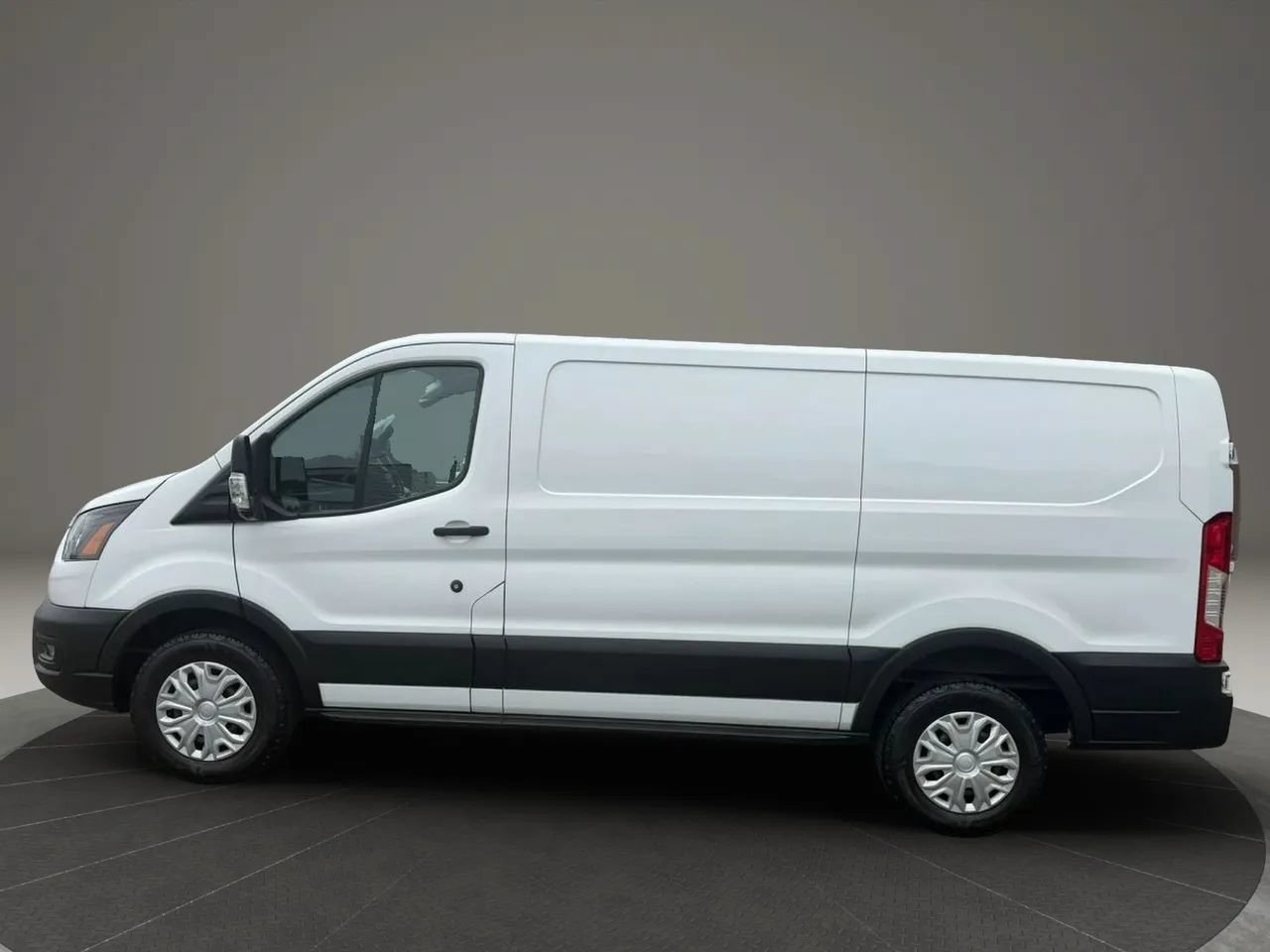 Used 2020 Ford Transit 250 Low Roof w/ Load Area Protection Package RWD image 6