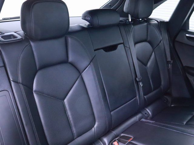 Certified 2024 Porsche Macan AWD/4WD image 20