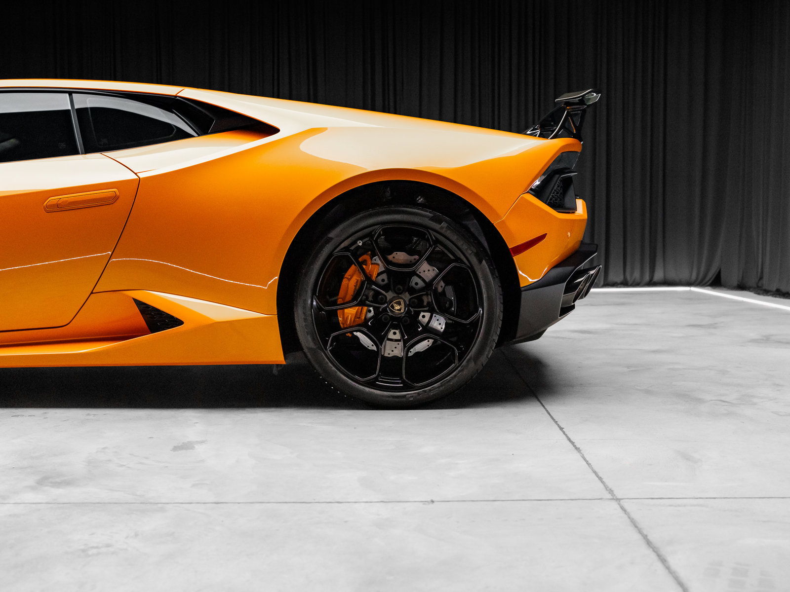 Used 2018 Lamborghini Huracan LP 580-2 RWD image 36