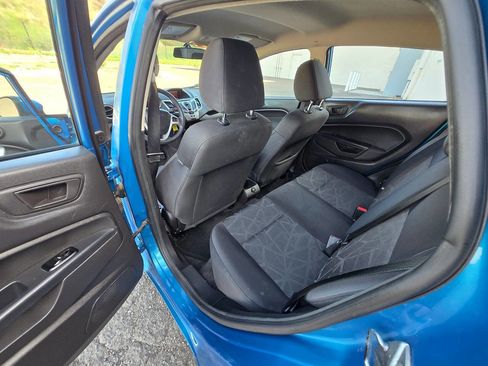 Used 2013 Ford Fiesta SE image 25