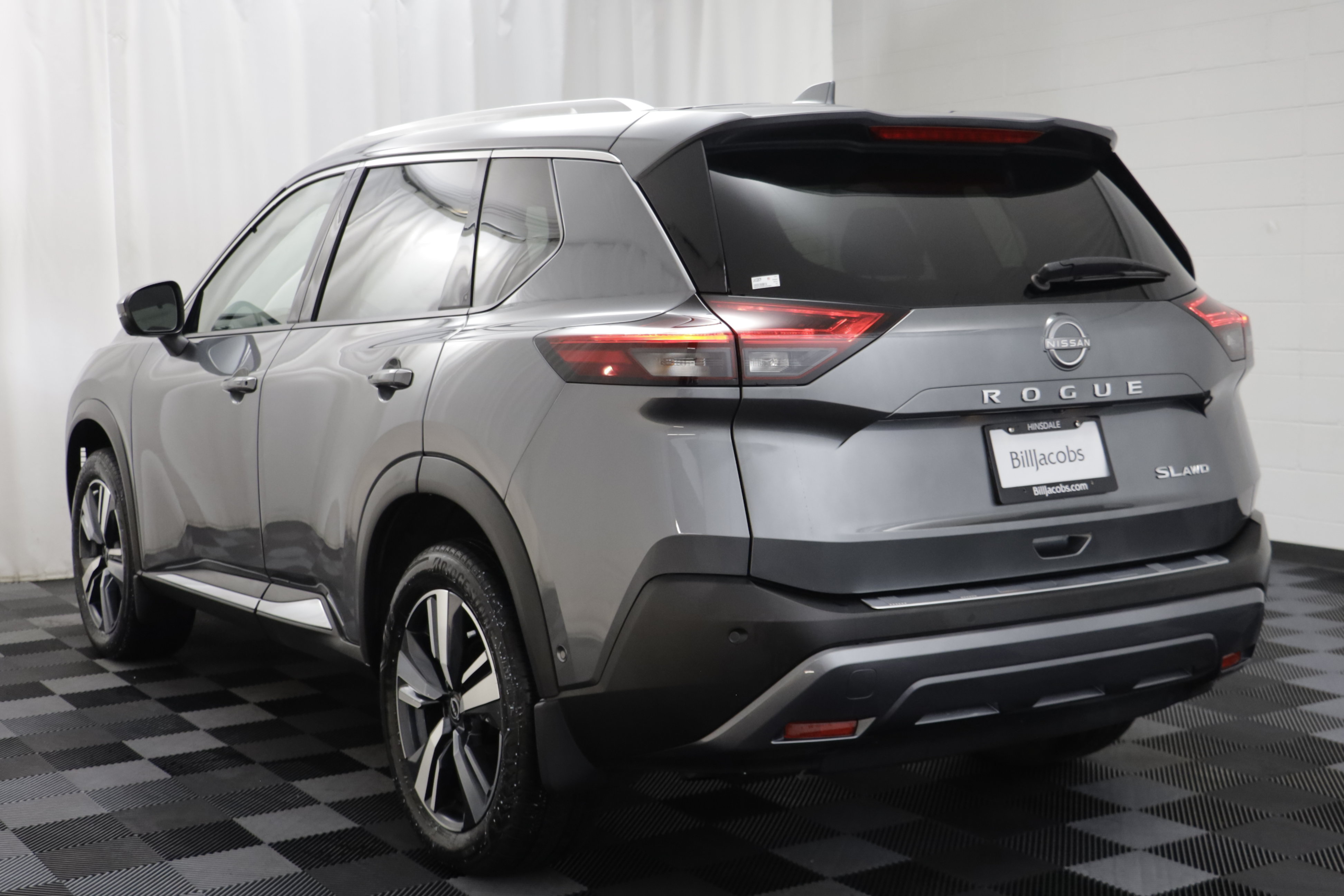 Used 2023 Nissan Rogue SL AWD/4WD image 16