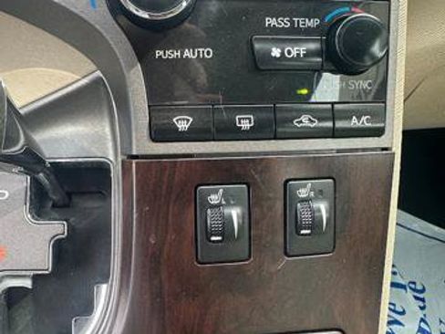 Used 2014 Toyota Venza XLE image 11