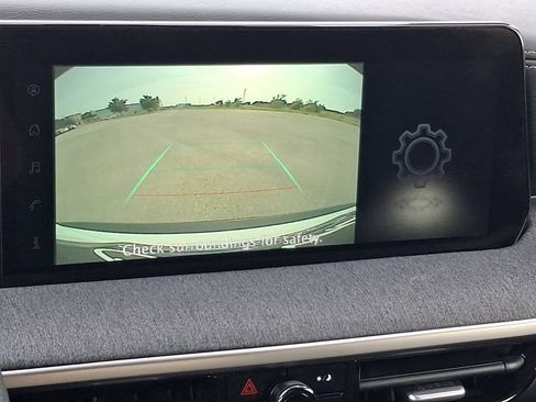 Used 2025 Nissan Kicks SV FWD image 9