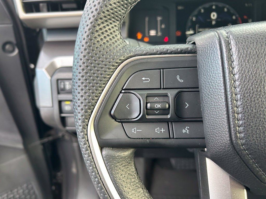 Used 2025 Toyota Tacoma SR5 AWD/4WD image 20