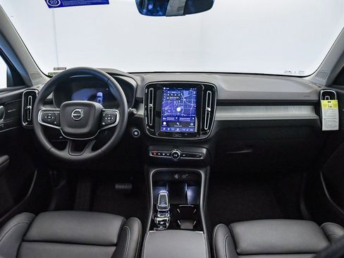 New 2026 Volvo XC40 B5 Ultra w/ Climate Package image 13