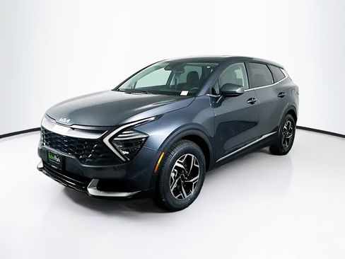 Used 2024 Kia Sportage LX image 3