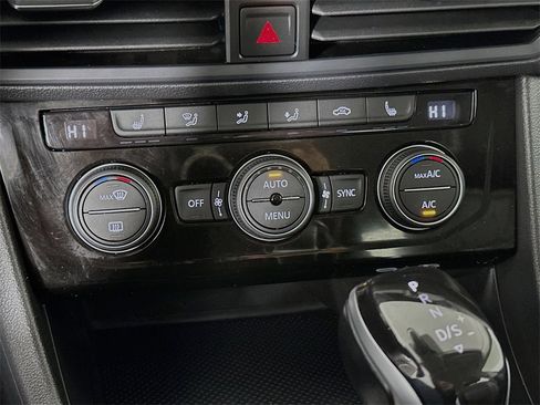 Used 2023 Volkswagen Jetta SE image 17