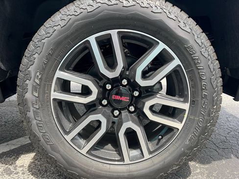 New 2026 GMC Sierra 1500 AT4 w/ AT4 Premium Package AWD/4WD image 17